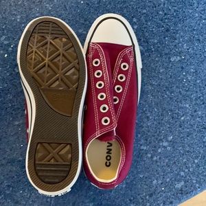 Converse tennis shoes